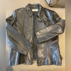 Jones New York men’s black leather jacket zip size large